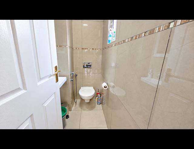2.5 BEDROOM APARTMENT FOR SALE IN GLENWOOD